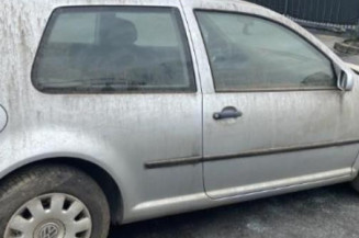 Pare boue avant droit VOLKSWAGEN GOLF 4