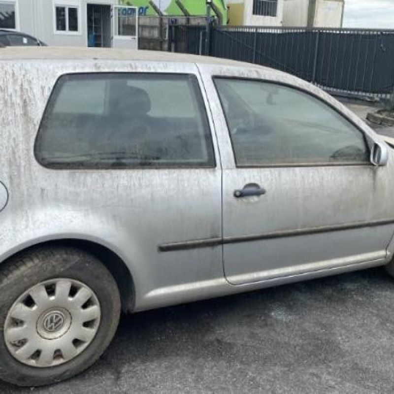 Pare boue avant droit VOLKSWAGEN GOLF 4 Photo n°7