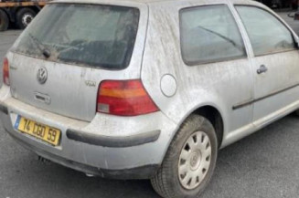 Pare boue avant droit VOLKSWAGEN GOLF 4