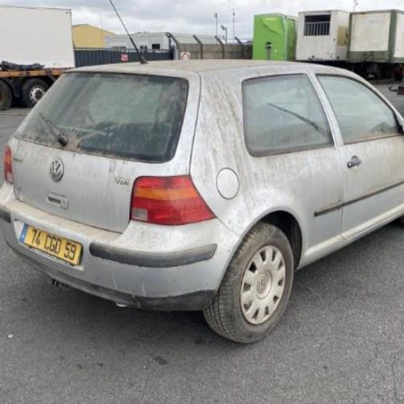 Pare boue avant droit VOLKSWAGEN GOLF 4 Photo n°10