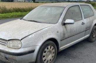 Pare boue avant droit VOLKSWAGEN GOLF 4