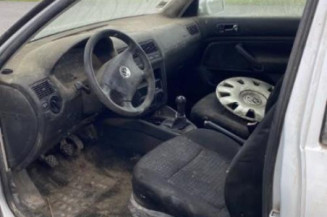 Pare boue avant droit VOLKSWAGEN GOLF 4