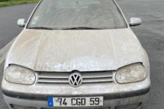 Pare boue avant droit VOLKSWAGEN GOLF 4