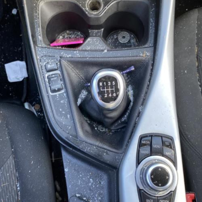 Air bag conducteur BMW SERIE 1 F20 Photo n°6