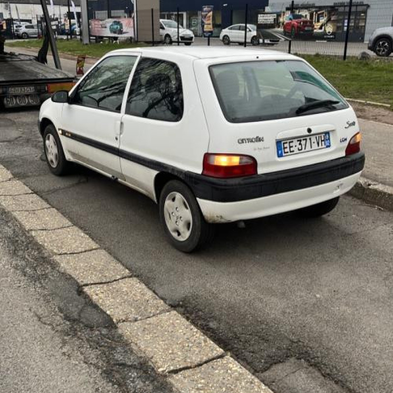 Moteur CITROEN SAXO Photo n°8