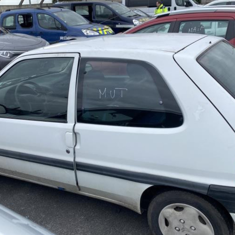 Moteur CITROEN SAXO Photo n°20