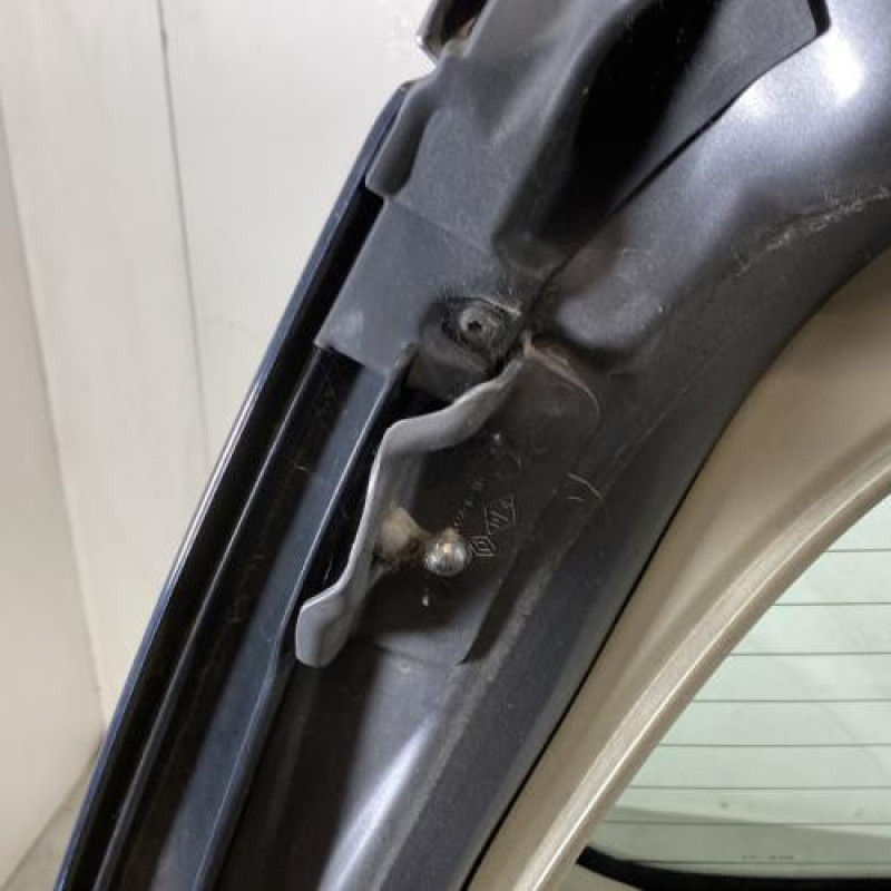 Malle/Hayon arriere RENAULT GRAND SCENIC 2 Photo n°11