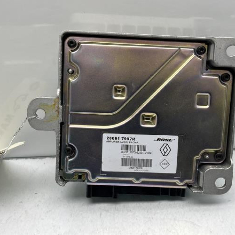 Amplificateur audio RENAULT ARKANA Photo n°3