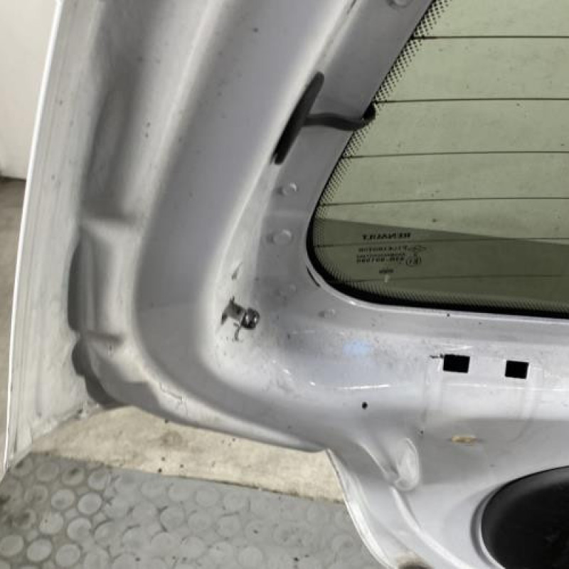 Malle/Hayon arriere RENAULT TWINGO 2 Photo n°11