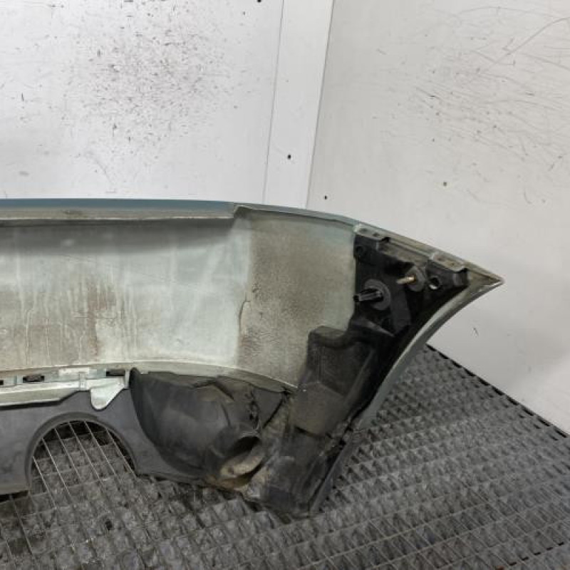 Pare choc arriere FORD FOCUS 1 Photo n°4