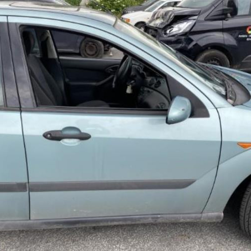 Pare choc arriere FORD FOCUS 1 Photo n°8