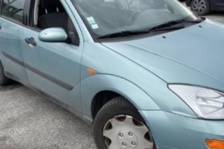 Pare choc arriere FORD FOCUS 1
