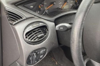 Pare choc arriere FORD FOCUS 1