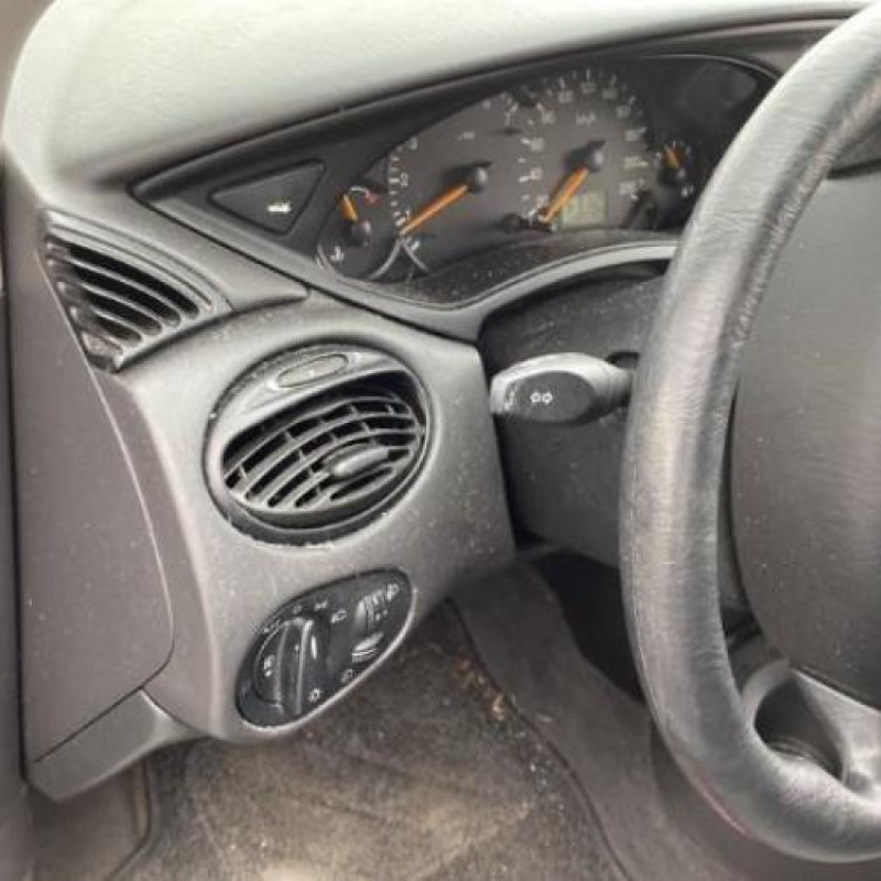 Pare choc arriere FORD FOCUS 1 Photo n°11