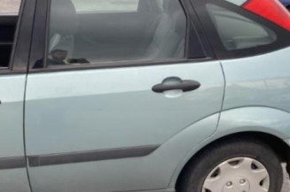 Pare choc arriere FORD FOCUS 1