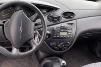 Pare choc arriere FORD FOCUS 1