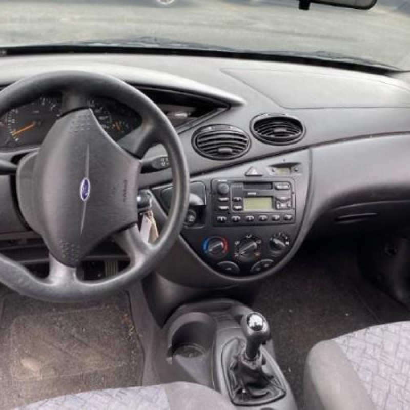 Pare choc arriere FORD FOCUS 1 Photo n°13