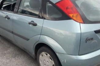 Pare choc arriere FORD FOCUS 1