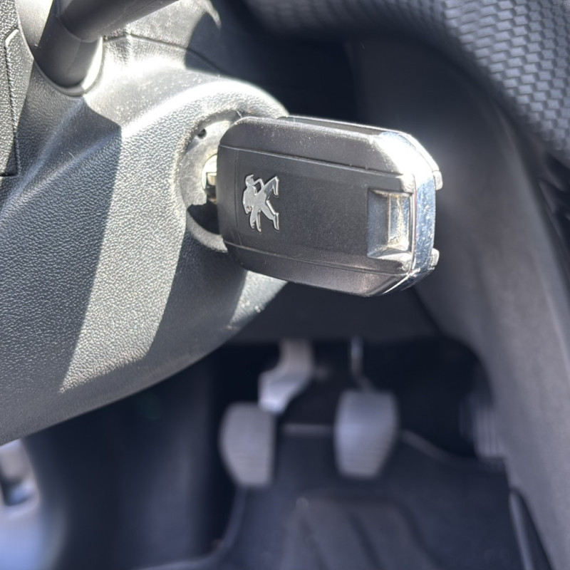 PEUGEOT 2008 1 PHASE 1 1.2 PURETECH - 12V TURBO Photo n°20