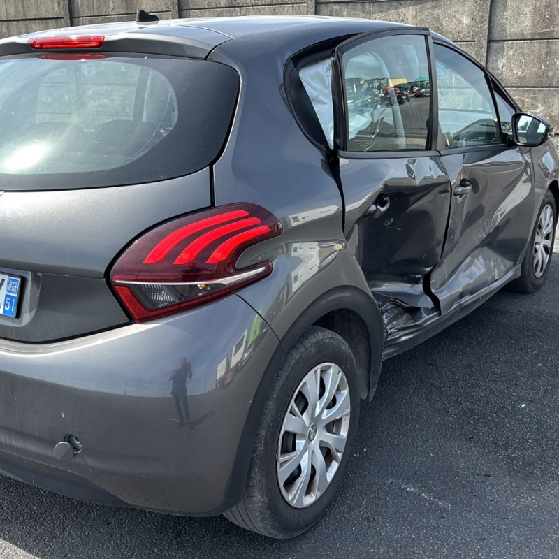 PEUGEOT 208 1 PHASE 2 1.5 BLUE HDI - 16V TURBO Photo n°3