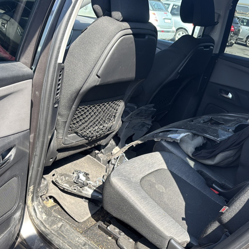 CITROEN C4 PICASSO 2 PHASE 2 1.6 BLUE HDI - 8V TURBO Photo n°11