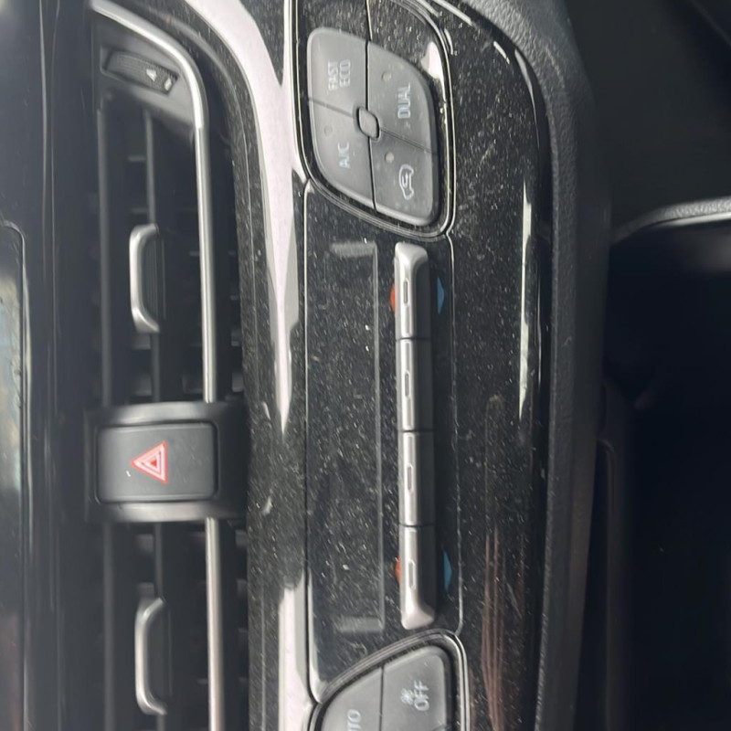TOYOTA C-HR 1.8i - 16V HYBRID Photo n°3