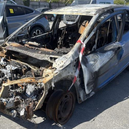 Pare boue arriere gauche PEUGEOT 307 Photo n°1