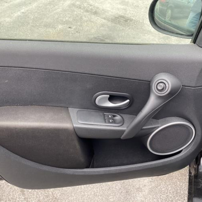 Leve vitre electrique avant droit RENAULT CLIO 3 Photo n°13