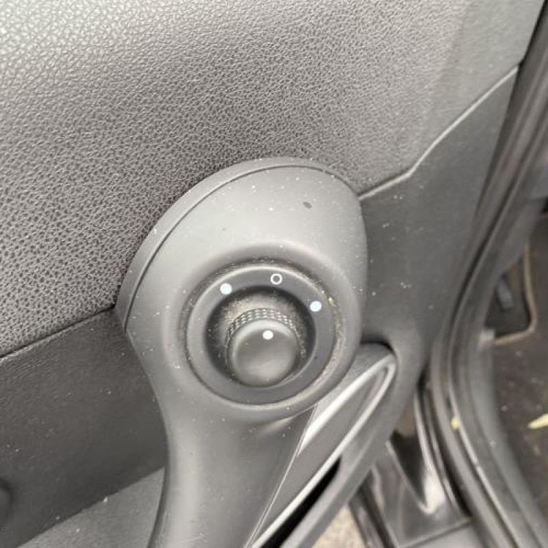 Leve vitre electrique avant droit RENAULT CLIO 3 Photo n°14