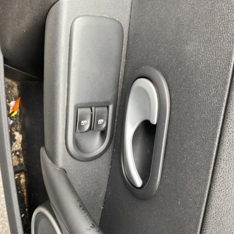 Leve vitre electrique avant droit RENAULT CLIO 3 Photo n°15