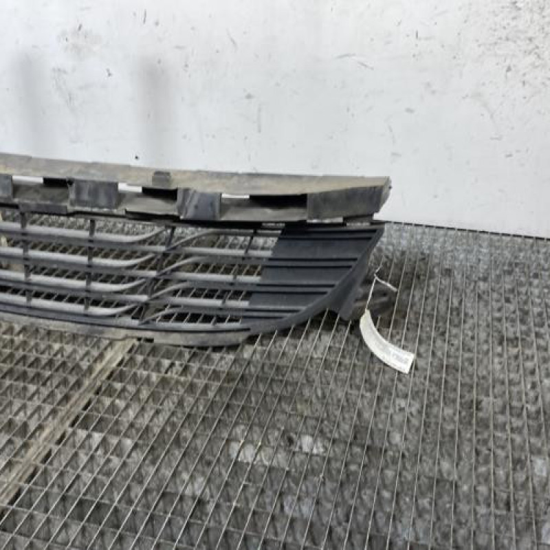 Calandre RENAULT MEGANE 3 Photo n°3
