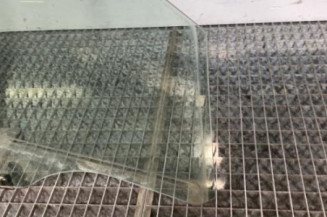 Vitre avant droit DACIA SANDERO 3