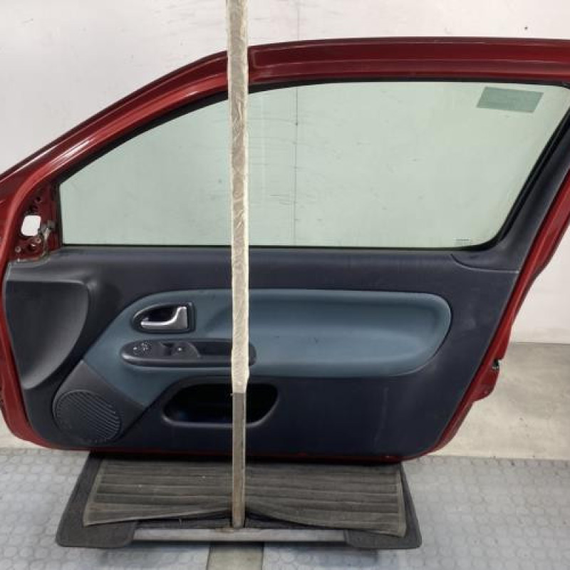 Porte avant droit RENAULT CLIO 2 Photo n°7
