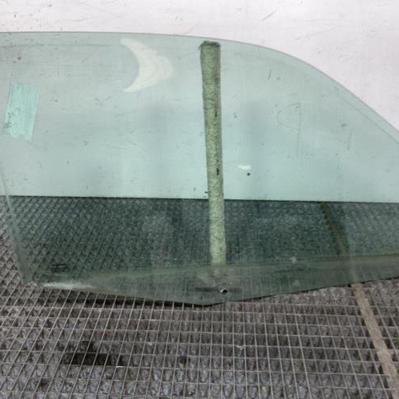 Vitre avant gauche RENAULT CLIO 2 Photo n°4