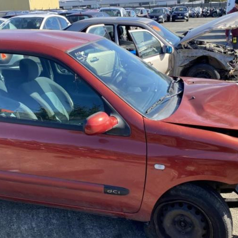 Vitre avant gauche RENAULT CLIO 2 Photo n°7