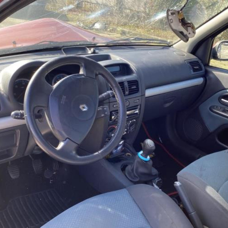 Vitre avant gauche RENAULT CLIO 2 Photo n°8