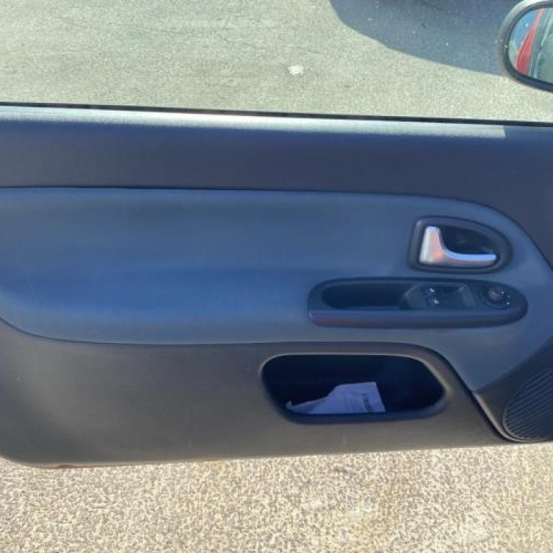 Vitre avant gauche RENAULT CLIO 2 Photo n°10