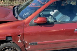 Vitre avant gauche RENAULT CLIO 2