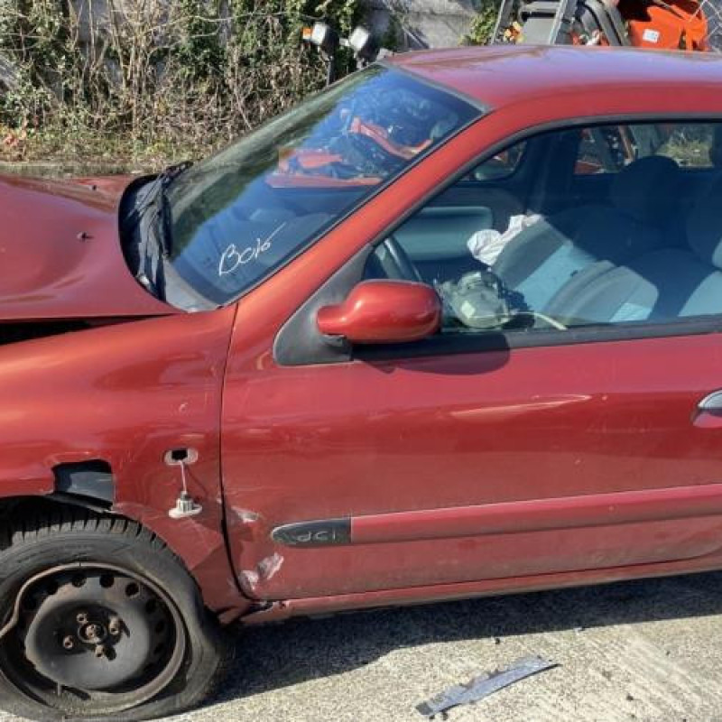 Vitre avant gauche RENAULT CLIO 2 Photo n°11