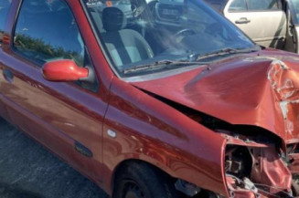 Vitre avant gauche RENAULT CLIO 2