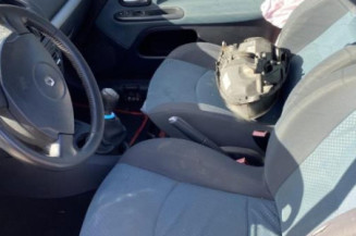 Vitre avant gauche RENAULT CLIO 2
