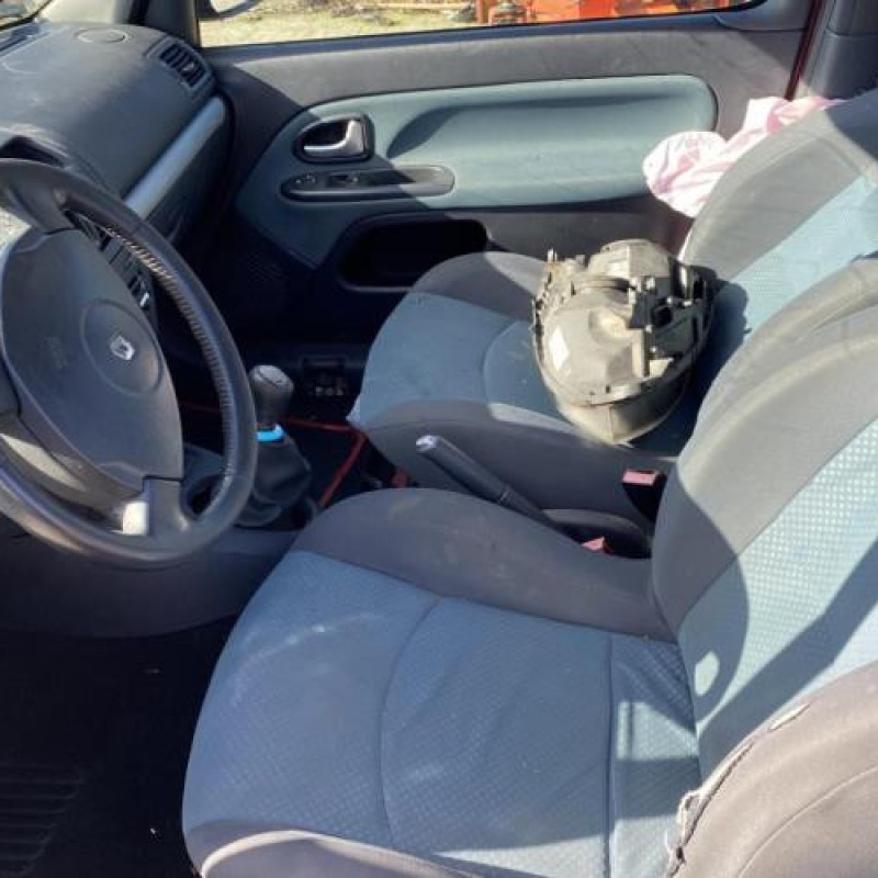 Vitre avant gauche RENAULT CLIO 2 Photo n°14