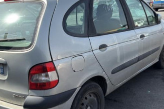 Porte avant droit RENAULT SCENIC 1