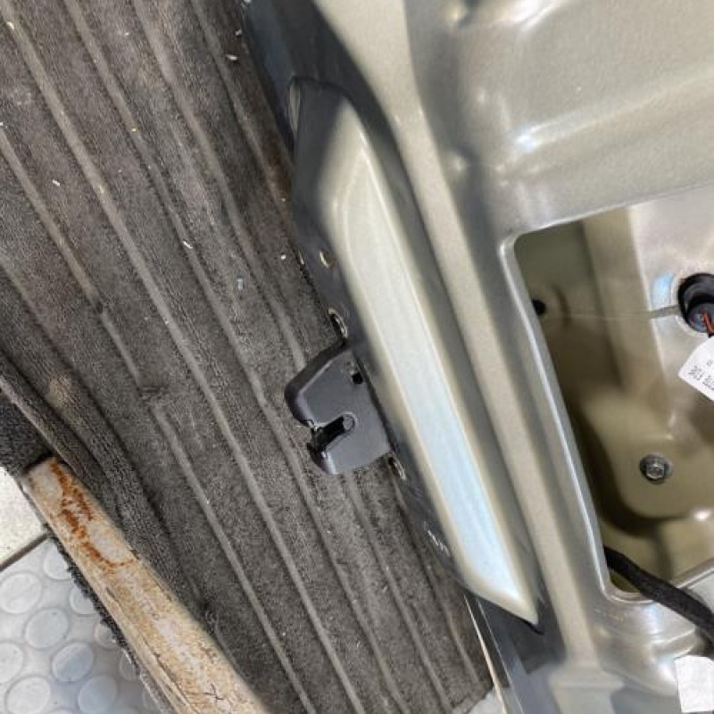 Malle/Hayon arriere CITROEN C4 PICASSO 1 Photo n°10