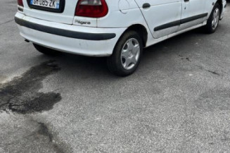 Malle/Hayon arriere RENAULT MEGANE 1