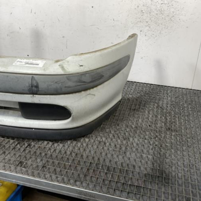 Pare choc avant RENAULT MEGANE 1 Photo n°3