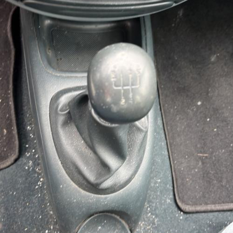 Pare choc avant RENAULT MEGANE 1 Photo n°13