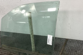 Vitre avant gauche PEUGEOT 806