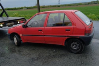 Feu arriere principal gauche (feux) PEUGEOT 106