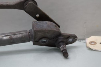 Moteur essuie glace avant PEUGEOT 106